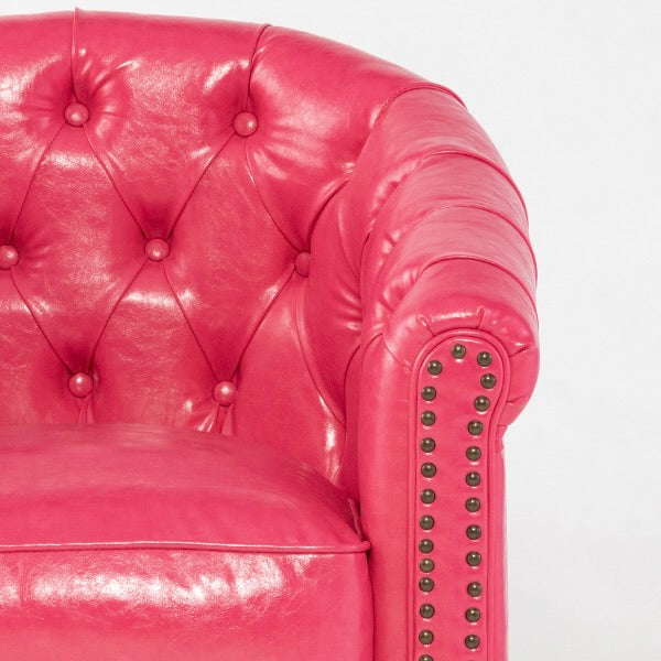 ピンクPUレザーコンパクトチェスターフィールドラウンジシングルソファ　VINCENT