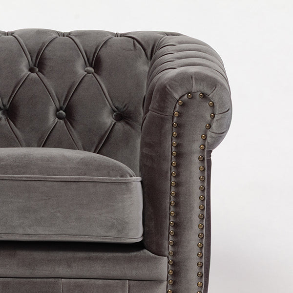 グレーベルベットコンパクトチェスターフィールドシングルソファ　VINCENT