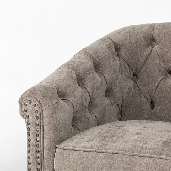 ライトグレーファブリックコンパクトチェスターフィールドラウンジ2シーターソファ　VINCENT