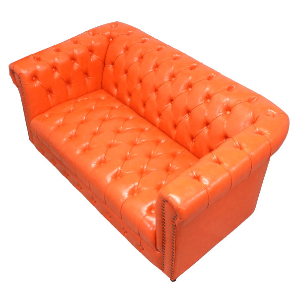 キャロットオレンジPUレザーコンパクトチェスターフィールド2シーターソファ　VINCENT