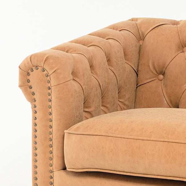 キャメルPUレザーコンパクトチェスターフィールド2.5シーターソファ　VINCENT(ヴィンセント)